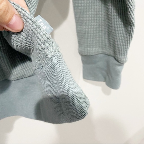 ARITZIA TNA Andrews Waffle
Thermal Long Sleeve Top Sage Green Comfort Size Small - Picture 3 of 9